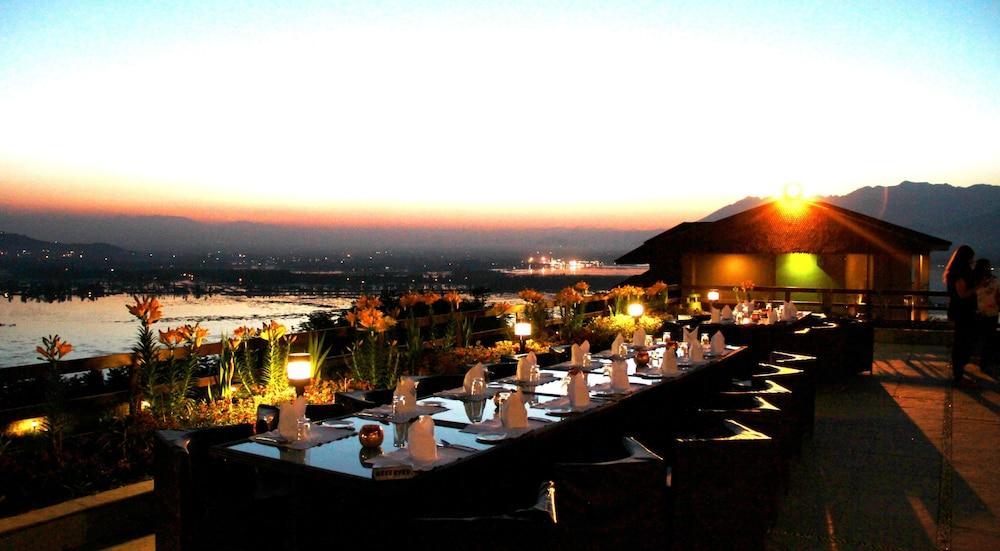Hotel Taj Dal View Srinagar Exterior foto